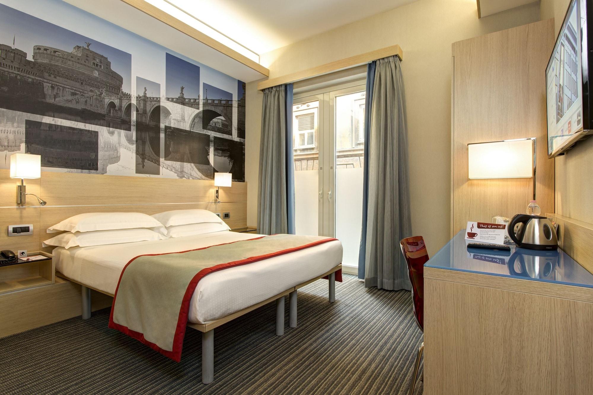 Iq Hotel Roma Bagian luar foto