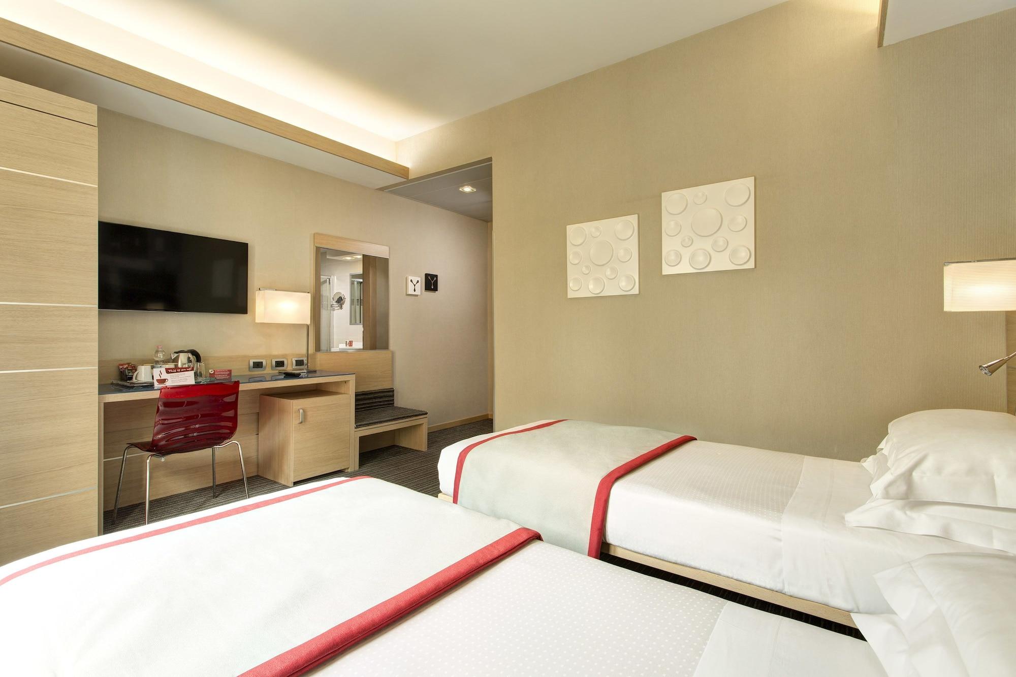 Iq Hotel Roma Bagian luar foto